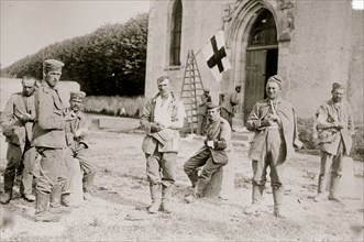 Neufmentier -- German wounded prisoners