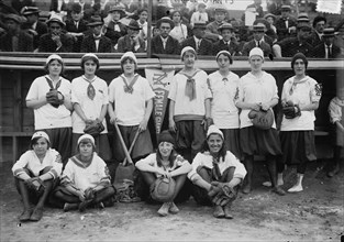New York Female Giants 1913