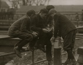 Noon-hour card game--Mill Boys. Pacific Mills. 1910