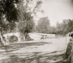 North Anna River, Virginia. Interior view of Confederate redoubt commanding Chesterfield bridge. Captured by 2nd Corps under Gen. Hancock, May 23, 1865 1864