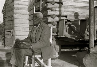Old man Moseley, now blind, Gees Bend, Alabama 1939