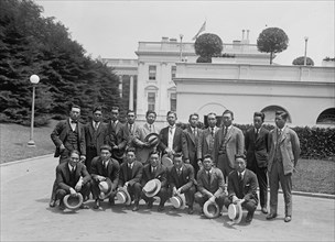 Osaka Mairuchi baseball team from Japan at the White House 1925