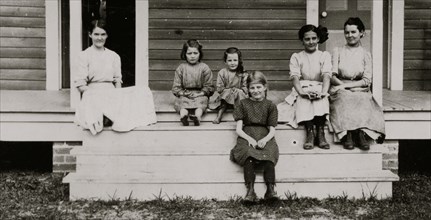 Part of the Nettles family. Nine in family. Five in the Magnolia Cotton Mills. 1911