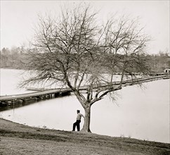 Pontoon bridge across the James River 1864