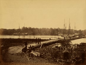 Pontoon bridge across the James 1864