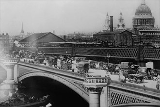 London's Black Friar's Bridge