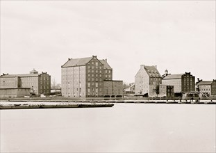 Richmond, Virginia. Woolen factories and pontoon bridge 1863