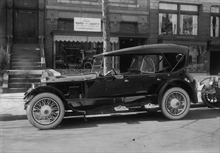 Roamer Roadster made in Kalamazoo, Michigan 1921