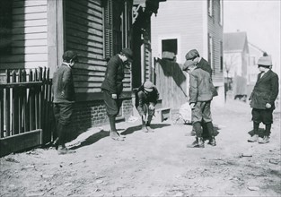 Shooting craps, Providence, R.I.  1912