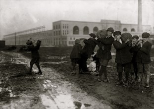 Stealing coal from railroad coal-yard. 1917