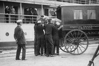 US Navy Ambulance takes Sick Sailors from Hospital Ship 1917