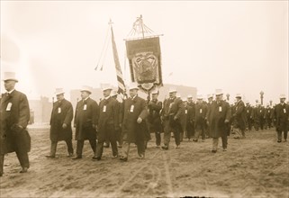 Taft Inaugural Parade, J.G. Blaine marching before Young Men's Club of Cincinnati, Washington, D.C 1909