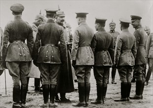 Kaiser giving iron cross to aviators