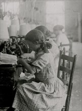 Topper at her machine, Walker County Hosiery Mills, Lafayette Ga. 1913