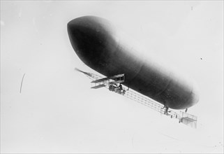 U.S. Army dirigible
