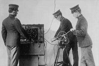 US Signal Corps works with Wireless in the Field