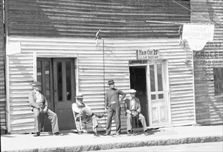 Vicksburg Blackes and shop front. Mississippi 1937