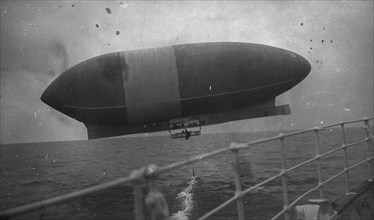 Wellman airship from "Trent" as it attempts to fly to the North Pole