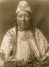 Wife of Mnainak--Yakima 1910