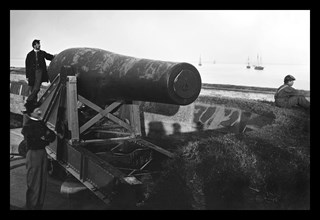 Lincoln Gun - Fort Monroe 1864