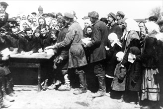 Registering for the collective farm, soviet union, in 1929.