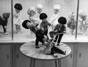Leipzig trade fair, as a trade fair novelty, the walterhausen doll factory exhibits beatle dolls, the walterhausen doll factory in the erfut district of east germany (gdr) exports 850,000 dolls to dif...