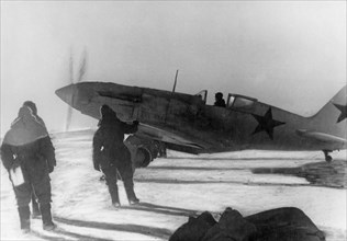 World war 2, soviet air force mikoyan-gurevich mig-3 (i-18) fighter in winter camouflage during the defense of moscow, 1942.