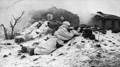 World war 2, battle of stalingrad, soviet automatic riflemen southwest of stalingrad, february 1943.