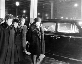 Mao tse tung visits the assembly shop of the 'zis-110' passengers cars of stalin automobile plant in moscow, feb, 1950, the person on the extreme right is likhachev, the manager of the plant.