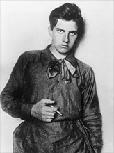 Vladimir mayakovsky (1893-1930), soviet poet, playwright and propagandist, mayakovsky as a young man in 1910.