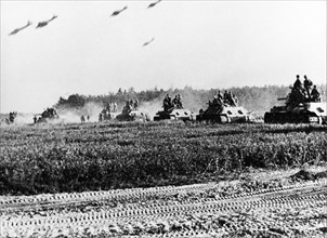 world war ll, battle of kursk, red army t-34 tanks advancing during the battle of prokhorovka, at the kursk bulge, 30 km from the city of belgorod, the battle of prokhorovka july 12, 1943, was the sec...