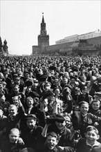 Happy moscow crowds fill red square during victory day celebrations in moscow, ussr, may 9, 1945.