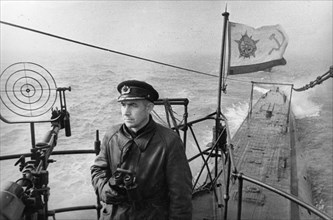 Black sea fleet, soviet submarine commander, captain polyakov, decorated with the order of lenin, june 1943.