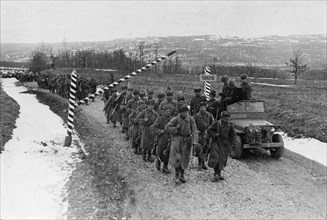 From belgorod to the carpathians, red army units cross romanian border, 1944.