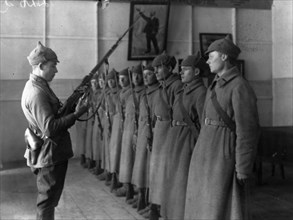 Soviet red army recruits receiving rifle training, 1930s.