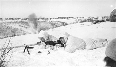 world war ll: red army winter fighting, 1942, anti-tank gunners.