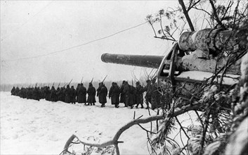 World war 2, fresh combat elements formed in moscow, moscow units of red army move to the front in 1941.