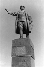 A monument to sergei mironovich kirov in leningrad, 1939.