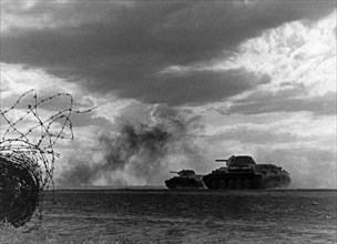 Battle of stalingrad, soviet t-34 tanks attacking near stalingrad, september 1942.