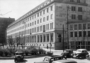 The new state commission for economic planning building in warsaw, poland, 1949.