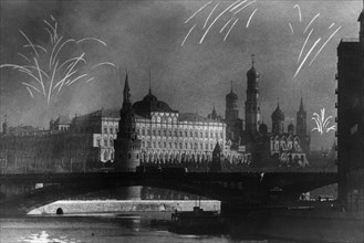 Fireworks over the kremlin in moscow in celebration of the liberation of soviet land from the germans during world war 2, 1944.