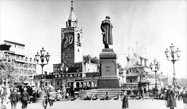 Memorial to alexander pushkin on strastnaya square (presently pushkin square), moscow, 1932.