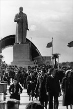 Monument to joseph stalin in front of the mechanization pavillion of the all-union agricultural exhibit in moscow, 1941, people's commissar of agriculture of the ussr, i, benediktov, spoke at the meet...