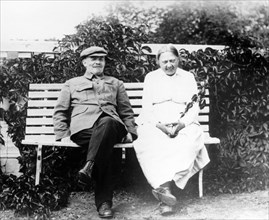 Lenin and krupskaya at gorki, moscow region, in august 1922.