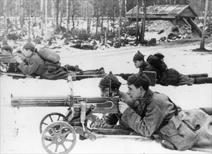 Soviet-finnish war, 1939-1940, red army machine-gunners (maxim machine-gun).
