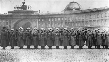 Petrograd, russsia 1917: women's batallion guarding the bourgeois government in the winter palace.