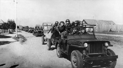 Soviet  red army anti tank unit in us-made jeeps on the way to the front, world war 2, american aid, lend lease program.