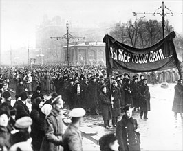 Funeral procession of petrograd citizens for the victims of february revolution 1917.