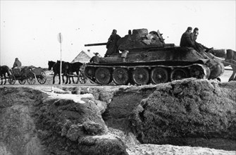 World war 2, soviet tank crew on the march in poland, 1945.