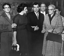 U2 spy plane pilot francis gary powers (center) with his wife (left), parents and other relatives during his moscow trial, august 1960.
